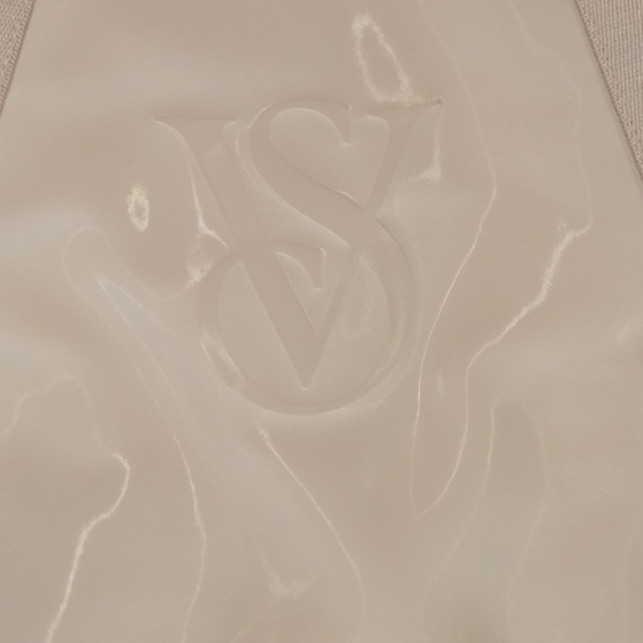 NWT Victoria's Secret Light Pink Metallic Duffle Bag - Picture 2 of 11